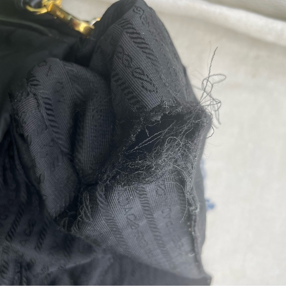 Prada Nylon and leather bag with gold hardware and removable strap - Picture 6 of 14